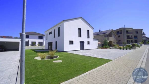 Immobilie in Hülben - Einziehen statt bauen – Exklusiver Neubau | 204 m² | KfW 40+ | Smart Home | PV - Bild 1