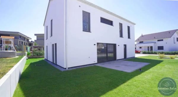 Immobilie in Hülben - Einziehen statt bauen – Exklusiver Neubau | 204 m² | KfW 40+ | Smart Home | PV - Bild 2
