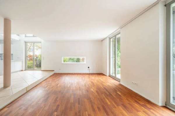 Immobilie in Utting am Ammersee - AIGNER - Großzügige Doppelhaushälfte mit uneinsehbarem Gartenparadies in Utting - Bild 1