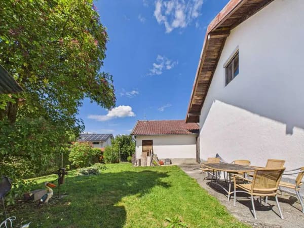 Immobilie in Oberpframmern - Sanierungsobjekt auf großzügigem Grundstück – modernisieren oder neu planen - Bild 2