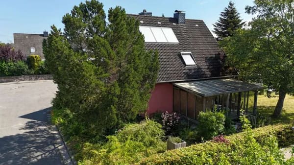 Immobilie in Altenholz - Seltene Gelegenheit - Einfamilienhaus in Altenholz mit Entwicklungspotential in Sackgassenlage - Bild 1