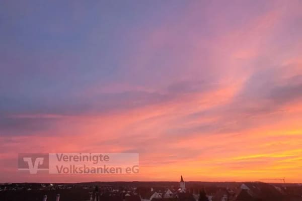 Immobilie in Holzgerlingen - Großzügiges Wohnen mit Kamin, traumhafter Fernsicht & überdachter Terrasse in Holzgerlingen! - Bild 0
