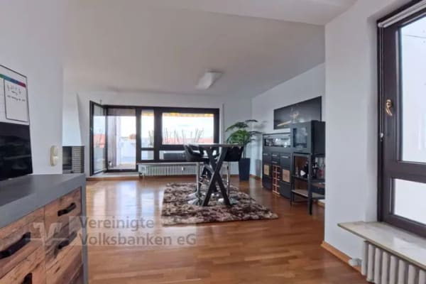 Immobilie in Holzgerlingen - Großzügiges Wohnen mit Kamin, traumhafter Fernsicht & überdachter Terrasse in Holzgerlingen! - Bild 4