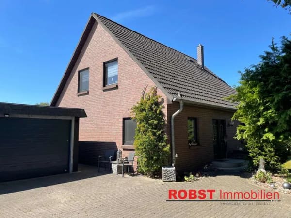 Immobilie in Dassow - Großzügiges Einfamilienhaus auf weitläufigem Grundstück mit Blick ins Grüne - Bild 0