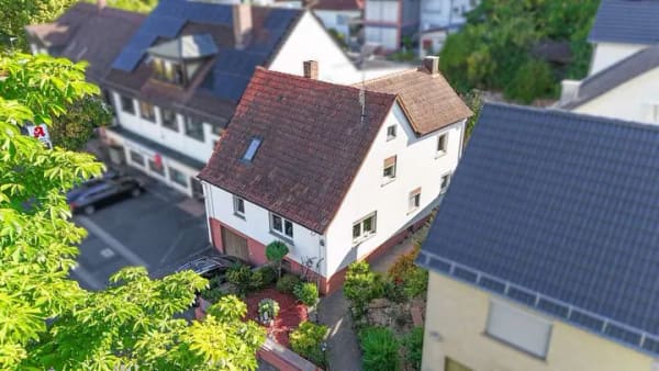 Immobilie in Lohr am Main - Charmantes Einfamilienhaus mit geschütztem Garten, Garage & Entwicklungspotenzial in Lohr-Sendelbach - Bild 0