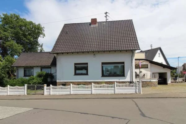 Immobilie in Baumholder - Schmuckstück gefällig? 
"Kleine Villa" in Baumholder! - Bild 1