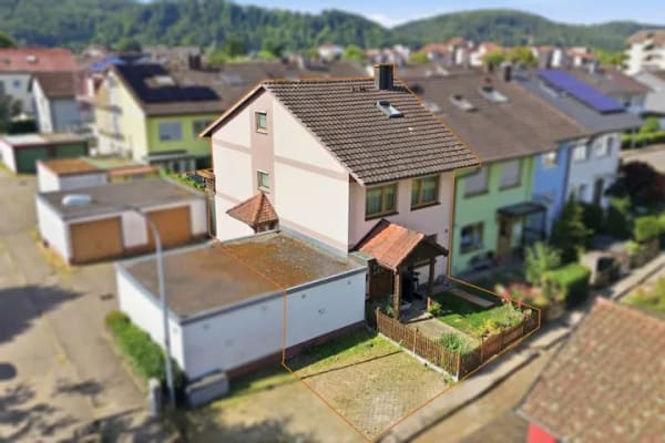 Immobilie in Steinen - Viel Platz in Steinen: 5-Zi-Reihenendhaus, 171 m², Balkon, Garage & Stellplatz - Bild 1
