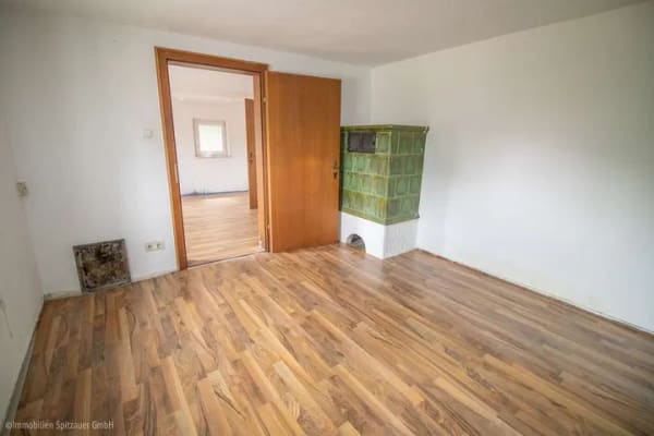Immobilie in Saaldorf-Surheim - Sanierungsbedürftiges Einfamilienhaus! - Bild 2