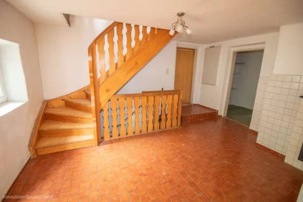Immobilie in Saaldorf-Surheim - Sanierungsbedürftiges Einfamilienhaus! - Bild 4