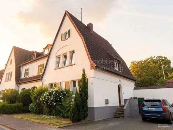 Immobilie in Niederkassel - Einfamilienhaus mit Geschichte, Charme und vielseitigen Möglichkeiten - Bild 0