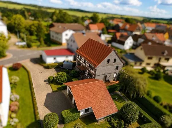 Immobilie in Romrod - Fachwerkcharme trifft großzügiges Grundstück - Bild 3