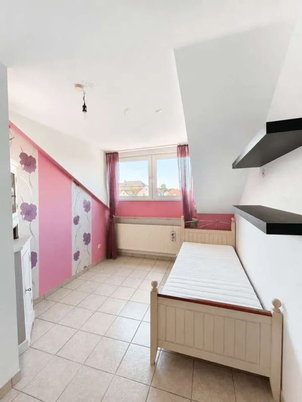 Immobilie in Walldürn - Gepflegte 3-Zimmer-Dachgeschosswohnung mit Balkon, Stellplatz und schönem Ausblick - Bild 3