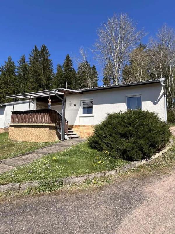 Immobilie in Georgenthal - Freistehendes Einfamilienhaus im Thüringer Wald – 77 m², 400 m² Grundstück - Bild 0