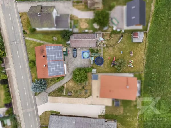 Immobilie in Pfreimd - Modernisiertes Ein/Zweifamilienhaus mit vielen Möglichkeiten und großem Grund in Pfreimd - Bild 1