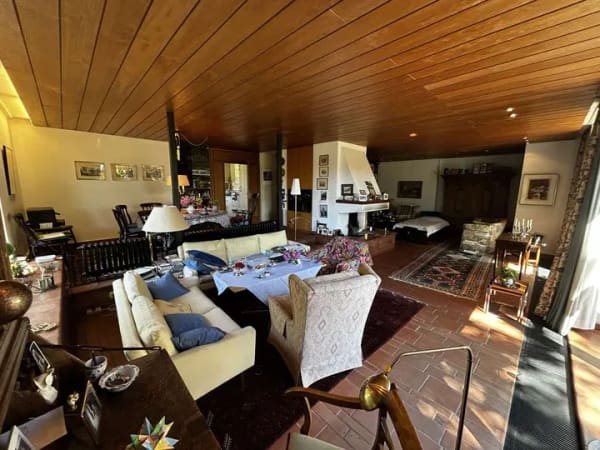 Immobilie in Isernhagen - Großes Einfamilienhaus mit einmaligem Blick über die Felder zum Renovieren (provisionsfrei) - Bild 2