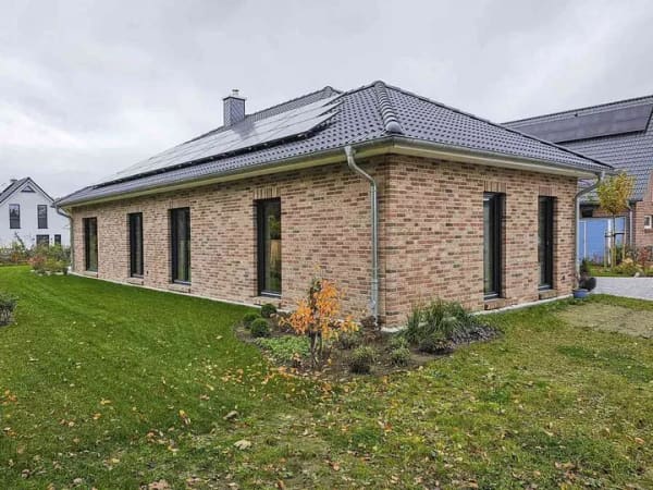 Immobilie in Silberstedt - Neubauprojekt - Komfort auf einer Ebene - Moderner Winkelbungalow - 
Niedrigenergiehaus EH 40 mit W - Bild 2