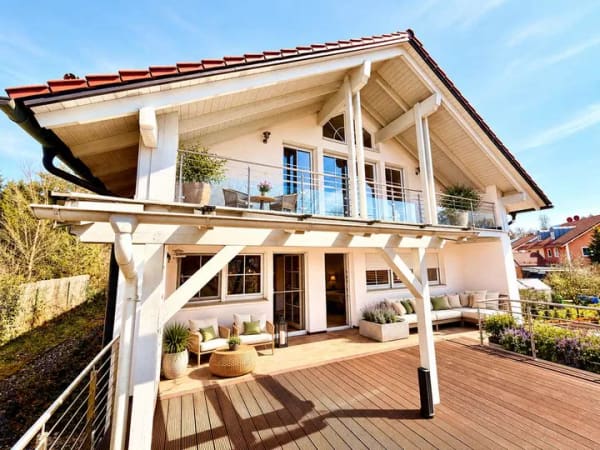 Immobilie in Oberpframmern - Mehrgenerationshaus (mit Platz für 3 Familien) in gehobener Ausstattung in Oberpframmern - Bild 0