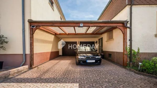 Immobilie in Graben-Neudorf - Sehr viel Platz für die Familie in Graben-Neudorf: 7 Zimmer, Garten, 2 Garagen + Baugrund-Potenzial - Bild 2