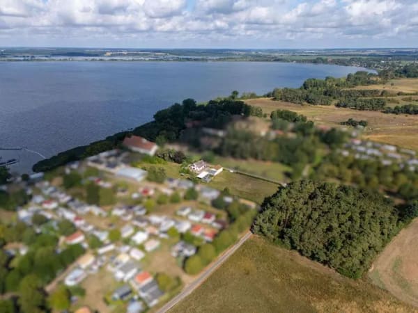 Immobilie in Meesiger - Großes Grundstück in Seenähe mit einem kleinen Bestandshaus und viel Erweiterungspotenzial - Bild 1