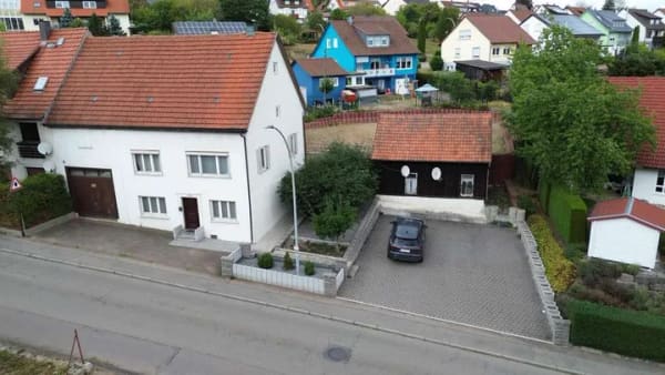 Immobilie in Bitz - Ehemaliges Bauernhaus mit großzügigem Grundstück, Scheune und Ausbaupotenzial - Bild 0