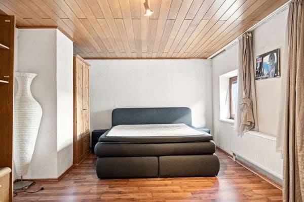 Immobilie in Gangkofen - Haus mit Entwicklungspotenzial – 4 Zimmer und 91 m² Wohnfläche in Gangkofen - Bild 1