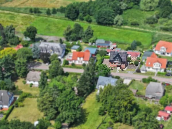 Immobilie in Prerow - Haus in Prerow // 10 min. bis zum Strand // 2 Etagen, 2 Küchen, 2 Bäder auf 156 m² // Garten - Bild 1