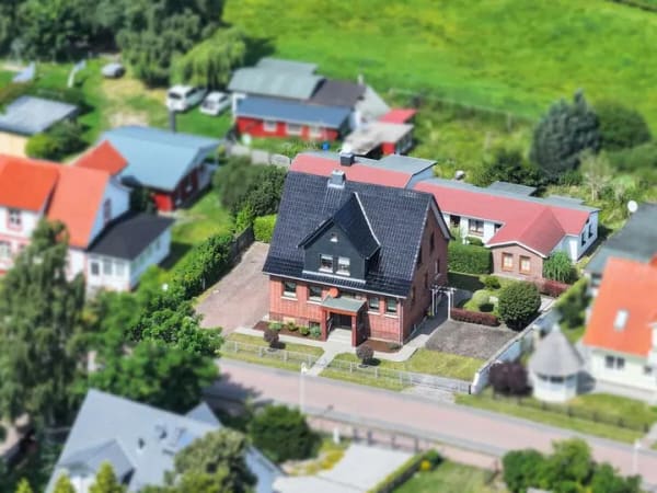 Immobilie in Prerow - Haus in Prerow // 10 min. bis zum Strand // 2 Etagen, 2 Küchen, 2 Bäder auf 156 m² // Garten - Bild 2
