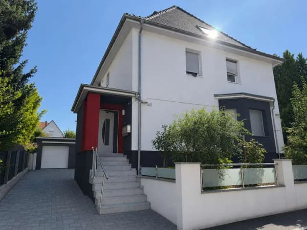 Immobilie in Offenburg - Freistehendes Mehrfamilienhaus mit 3 Wohneinheiten, Garage und Garten in Offenburg - Bild 0