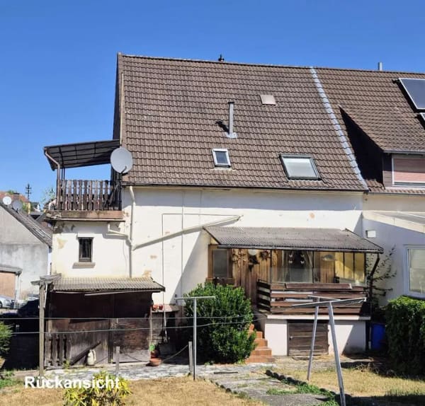 Immobilie in Altenkirchen - Doppelhaushälfte mit Potential - Bild 2