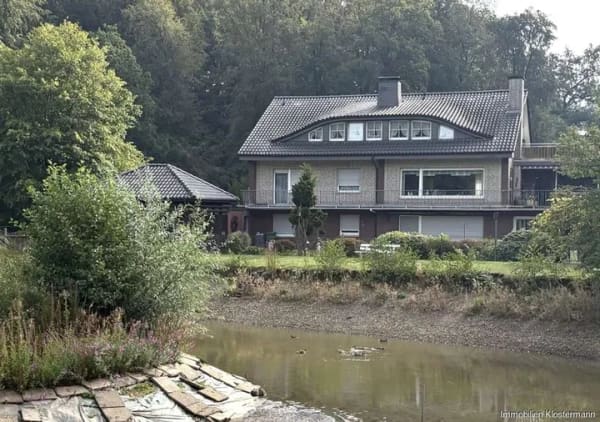 Immobilie in Georgsmarienhütte - Großzügiges Zuhause mit außergewöhnlichem Potenzial - 
ideal für Familien und Mehrgenerationen - Bild 0