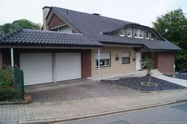 Immobilie in Georgsmarienhütte - Großzügiges Zuhause mit außergewöhnlichem Potenzial - 
ideal für Familien und Mehrgenerationen - Bild 1