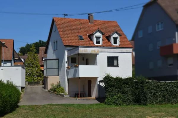 Immobilie in Wannweil - Älteres 2-FH mit großem (Bau-)Platz - Bild 0