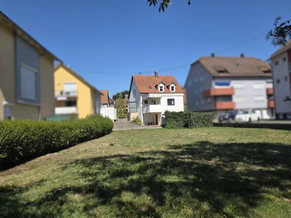 Immobilie in Wannweil - Älteres 2-FH mit großem (Bau-)Platz - Bild 2
