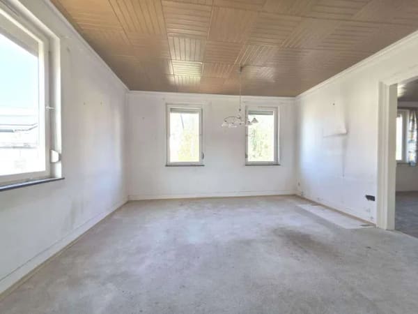 Immobilie in Wannweil - Älteres 2-FH mit großem (Bau-)Platz - Bild 3