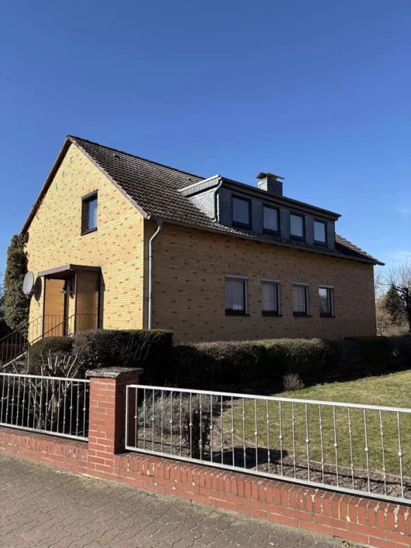 Immobilie in Lehre - Großzügiges Haus mit 198 m² Wohnfläche in Lehre und großem Grundstück - Bild 0