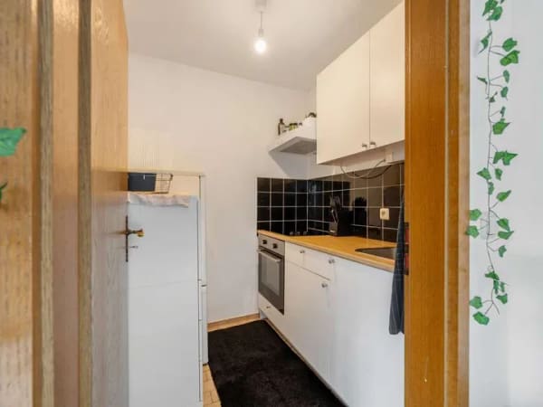 Immobilie in Höhenkirchen-Siegertsbrunn - Großzügige 1-Zimmer-Wohnung mit separater Küche und großem Westbalkon - Bild 3