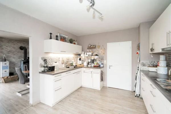 Immobilie in Hilders - Hilders: Großzügiges Einfamilienhaus mit Einliegerwohnung, Terrasse und Garten - Bild 4