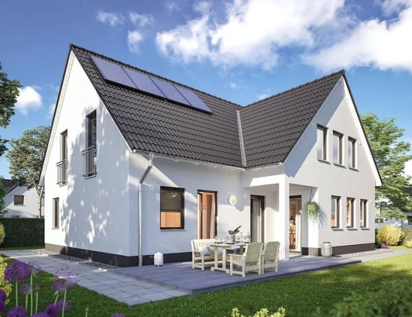 Immobilie in Beiersdorf - Exklusives Mehrgenerationenhaus: Großzügiges Domizil mit klassischer Eleganz und KfW-Effizienz - Bild 1