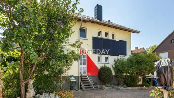 Immobilie in Dettenheim - Traumhaftes Mehrfamilienhaus mit Garten, PV Anlage, Wallbox und top Energieklasse C - Bild 2