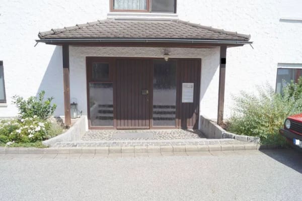 Immobilie in Büchenbach - Lichtdurchflutete Erdgeschosswohnung mit großer Terrasse und eigenem Garten in ruhiger Wohnlage von Büchenbach - Bild 1
