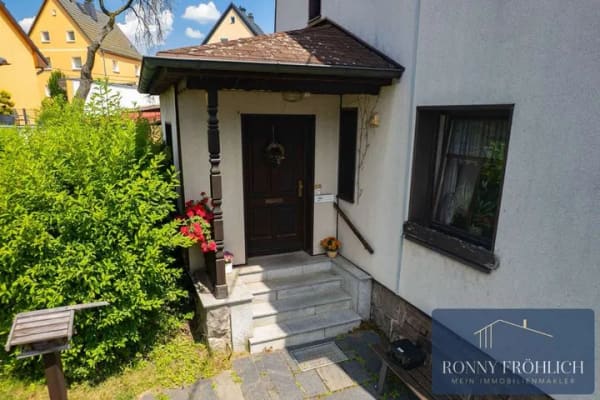 Immobilie in Stollberg/Erzgebirge - Freistehendes Einfamilienhaus mit großem Grundstück & viel Gestaltungspotenzial in Stollberg/Erzgeb. - Bild 2