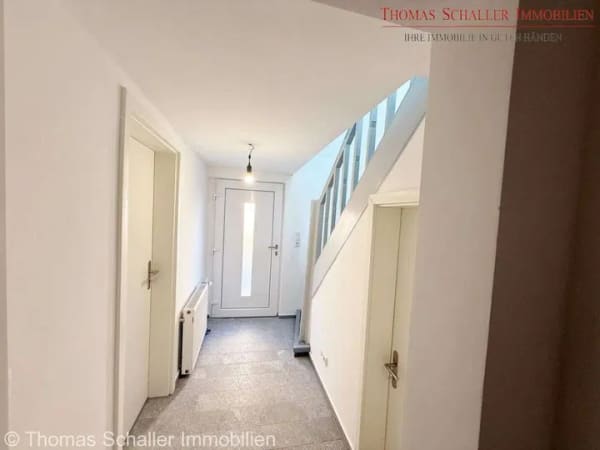 Immobilie in Lonnerstadt - Modernisiertes EFH mit Einliegerwohnung, großem Garten  vielseitigen Nutzungsmöglichkeiten - Bild 1