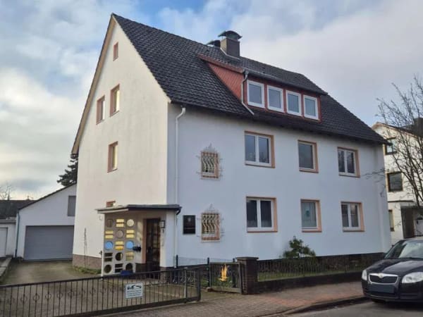 Immobilie in Springe - Mehrfamilienhaus mit drei Wohneinheiten – Freie Gestaltungsmöglichkeiten in attraktiver Wohnlage - Bild 0