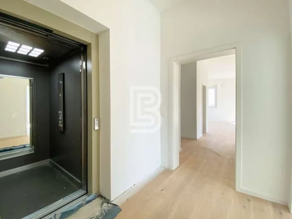 Immobilie in Merzhausen - Erstbezug im Attikageschoss - Großzügiges Wohnen mit viel Licht und schönem Ausblick - Bild 3