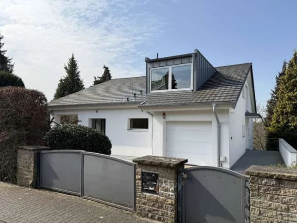 Immobilie in Vallendar - Gesundes Wohnen - Großes EFH mit Einliegerwohnung und Fernblick in begehrter Höhenlage - Bild 1