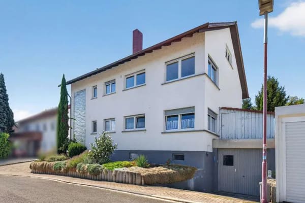 Immobilie in Kraichtal - Solides Zweifamilienhaus mit Potenzial - Bild 1