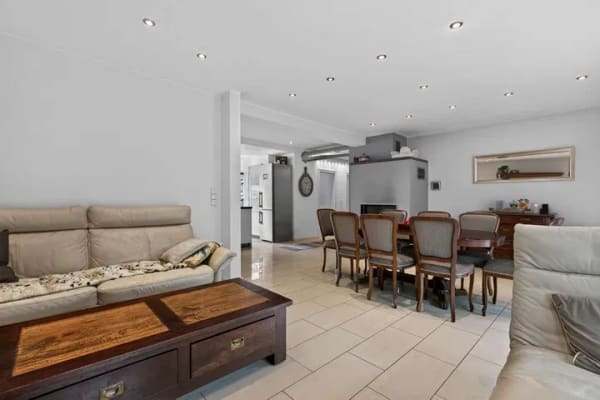 Immobilie in Kraichtal - Solides Zweifamilienhaus mit Potenzial - Bild 2