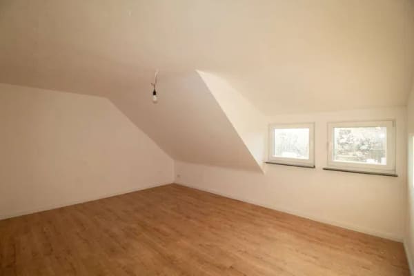 Immobilie in Kettig - Dachgeschosswohnung voll saniert mit Terrasse und Garage!  - Bild 0