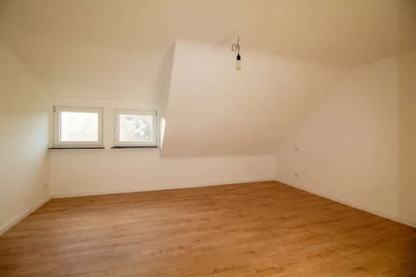Immobilie in Kettig - Dachgeschosswohnung voll saniert mit Terrasse und Garage!  - Bild 4