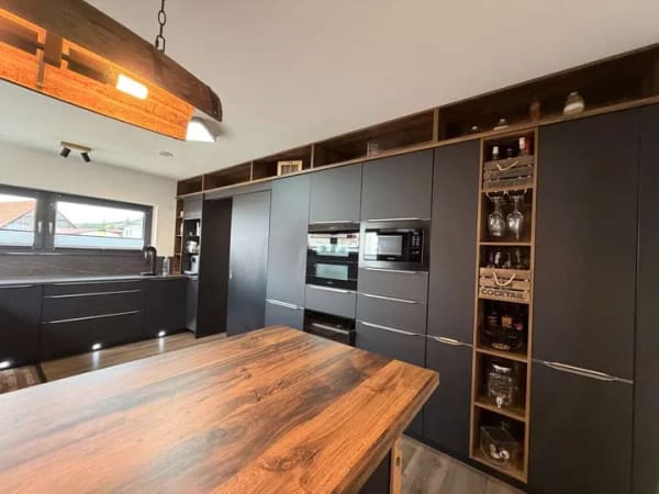 Immobilie in Boos - Exklusives Neubauhaus in Boos: Moderne Eleganz, hochwertige Ausstattung, Kamin und großzügige Außenb - Bild 2
